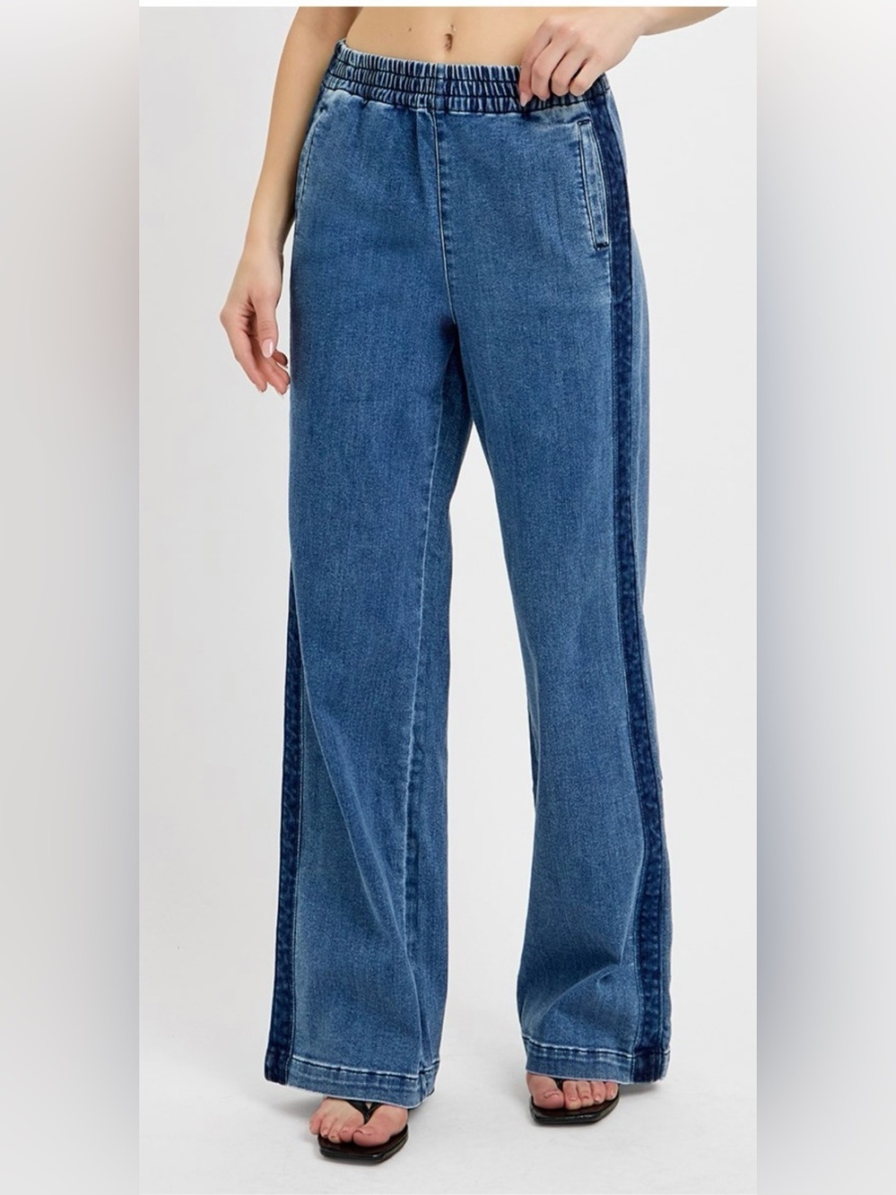 New nwt risen jeans Wide Leg Pull-On Jeans Contrast Side Panel S M L